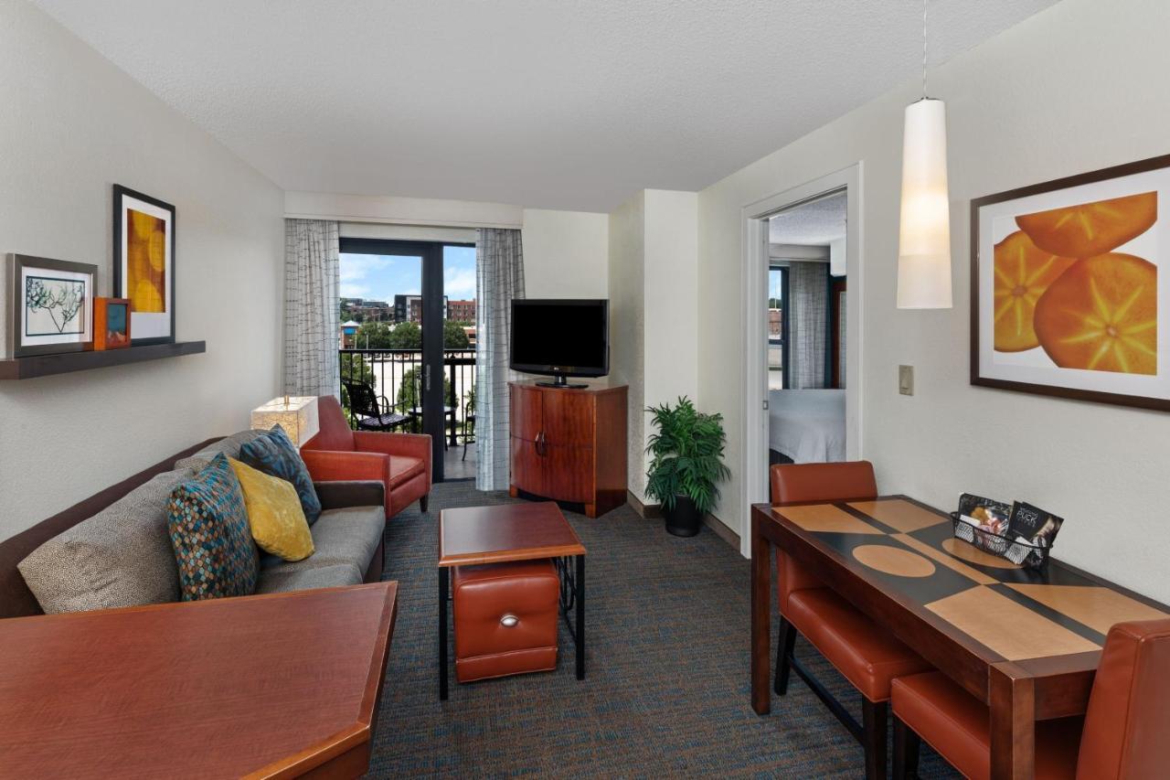Hotel By Marriott Downtown/bricktown 3*