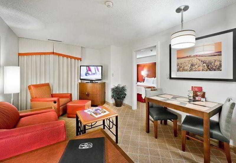 By Marriott Downtown/bricktown 3*